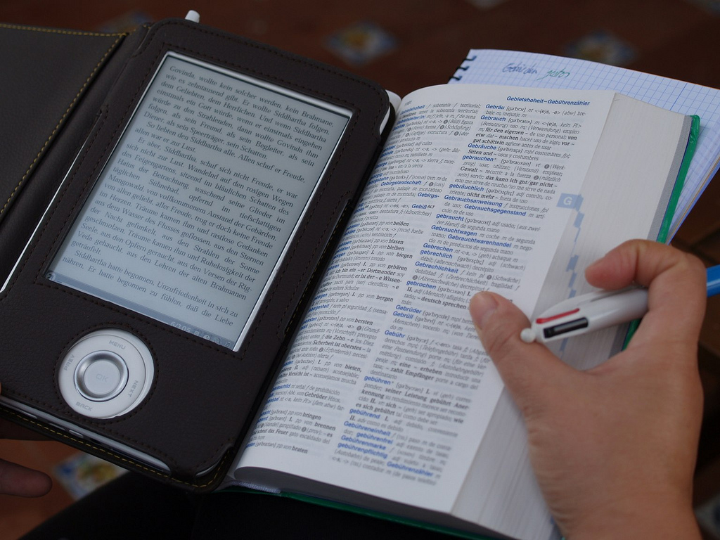 How to Effectively Make Money through Publishing E-Books