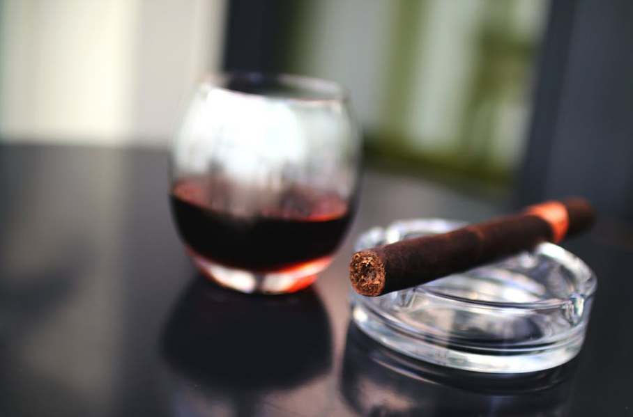 Selecting the Best Cigar Humidor